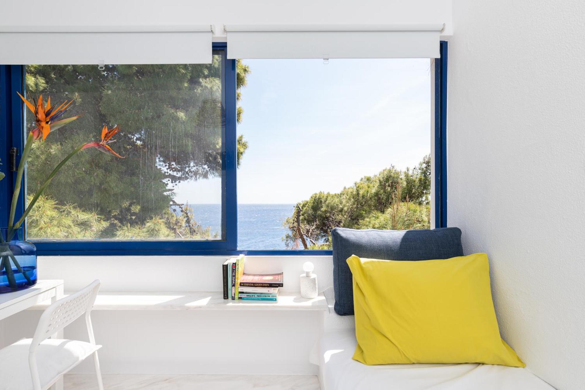 Renovated Seaside In Sounio Apartment